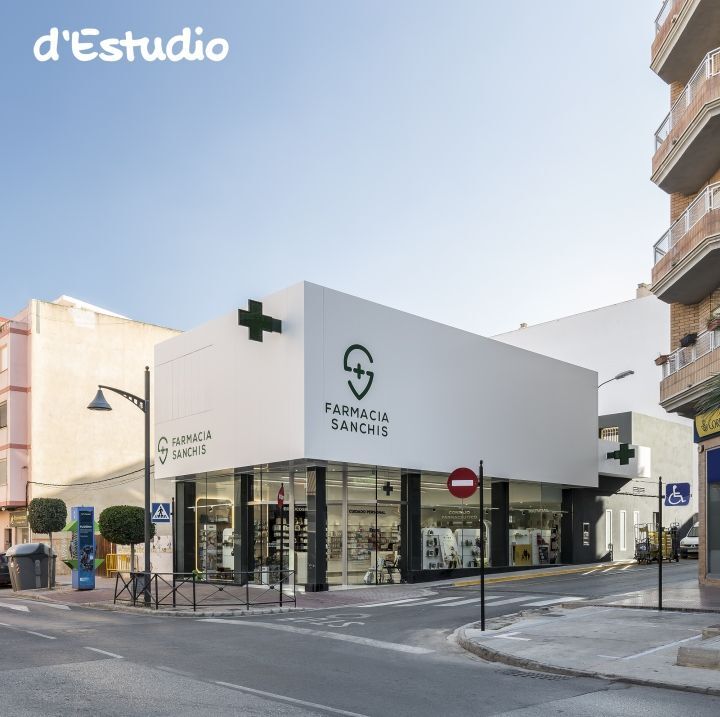 Pharmacie moderne façade